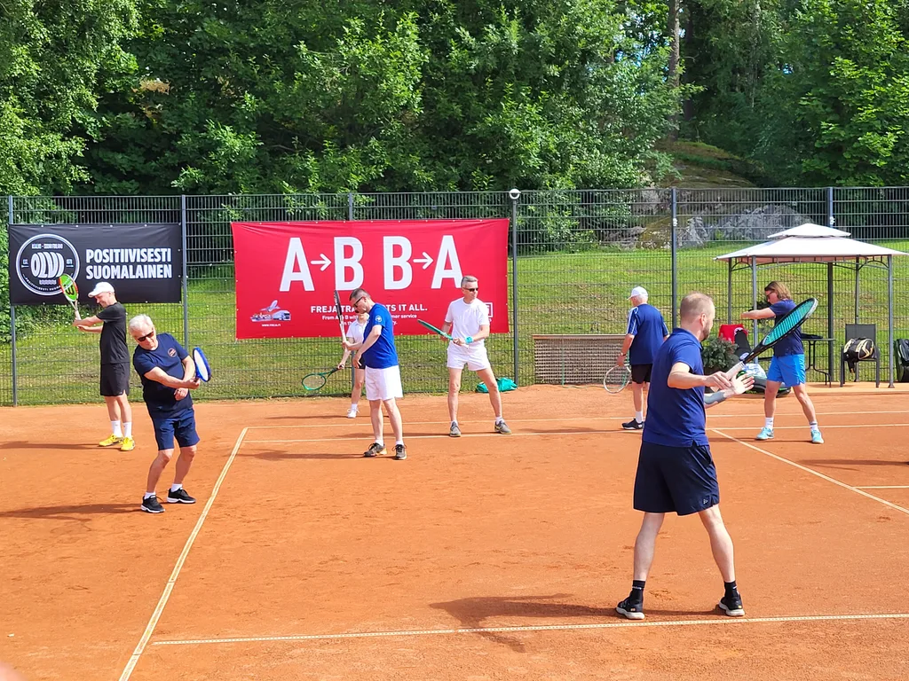 Warmup for presidents match